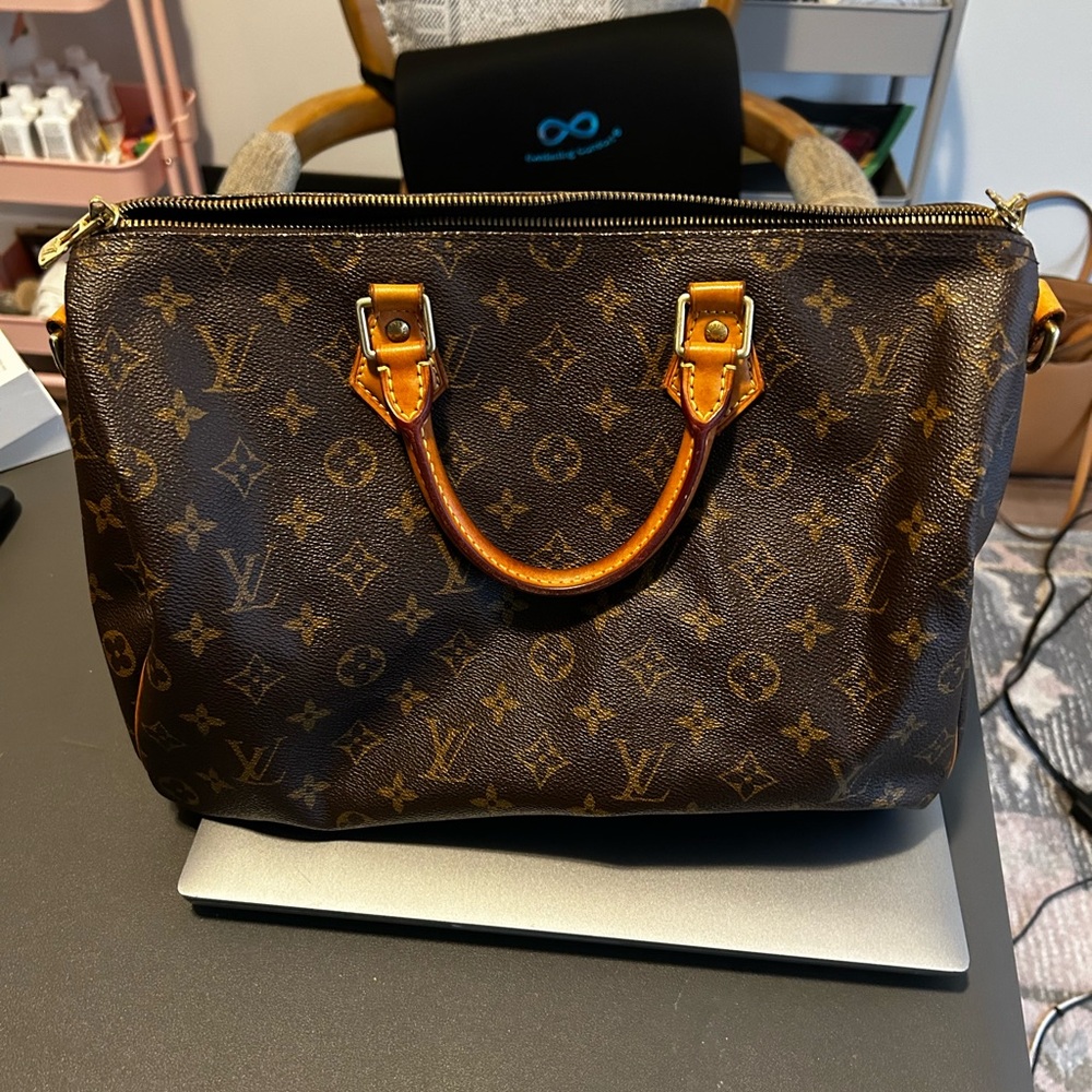 ✨Authentic Louis Vuitton Monogram Bandouliere Speedy 30 ✨
